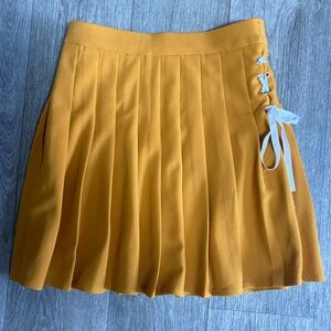 Pleated skirt
